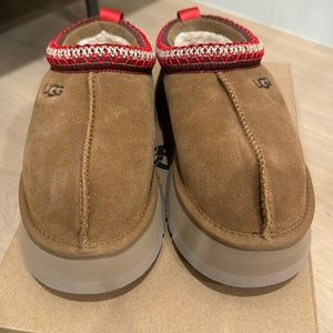 UGG Tasman Slippers Platform, Chestnut, Size 7
